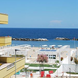 Hotel Numi